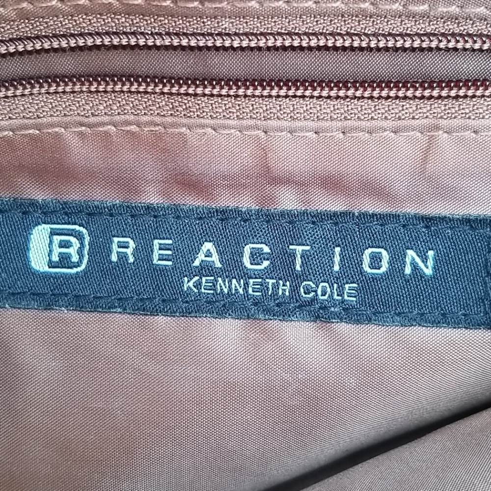 Kenneth Cole Reaction tan leather shoulder bag Flap closure - Picture 6 of 8